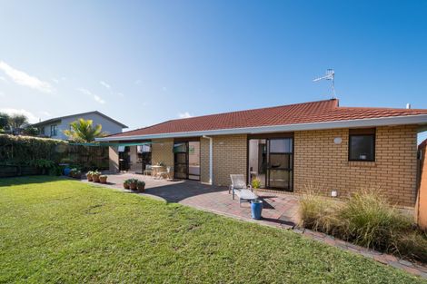 Photo of property in 52 Spence Road, Henderson, Auckland, 0612