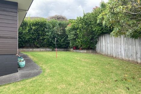 Photo of property in 3 Greenleaf Way, Northcross, Auckland, 0630