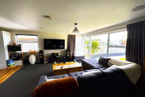 Photo of property in 26 Peters Avenue, Cloverlea, Palmerston North, 4412