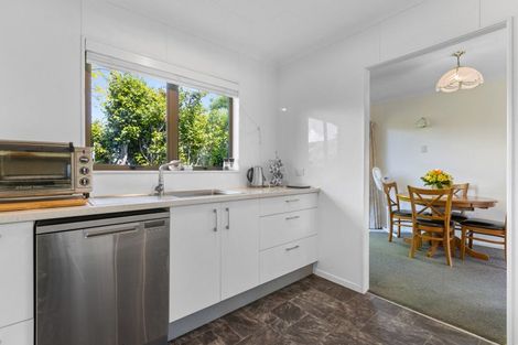 Photo of property in 1a Hunter Place, Merrilands, New Plymouth, 4312