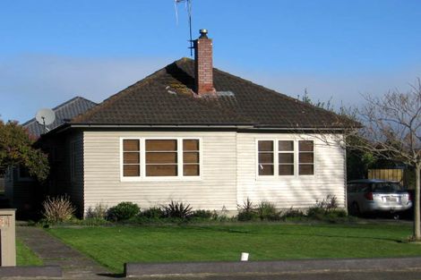 Photo of property in 84 Savage Crescent, West End, Palmerston North, 4412