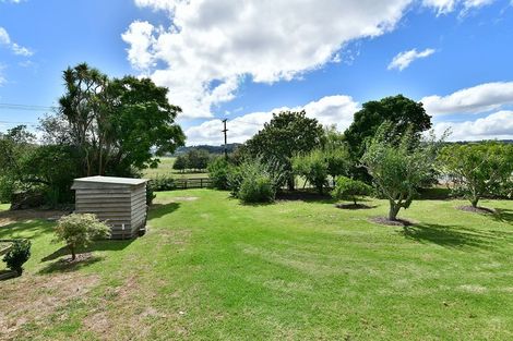 Photo of property in 2059 State Highway 16, Helensville, 0875