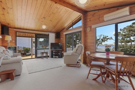 Photo of property in 2/30 Kiwi Esplanade, Mangere Bridge, Auckland, 2022