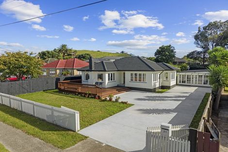 Photo of property in 21 Miller Road, Mangere Bridge, Auckland, 2022