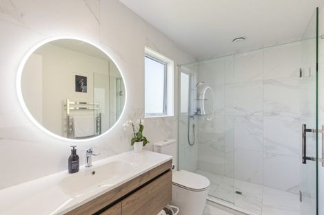 Photo of property in 199a Gill Street, Strandon, New Plymouth, 4312