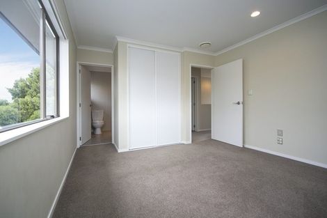 Photo of property in 16d Lincoln Road, Henderson, Auckland, 0610