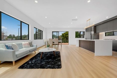 Photo of property in 27 Tannaghmore Drive, Flat Bush, 2019