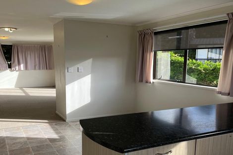 Photo of property in 1/8 Louise Place, West Harbour, Auckland, 0618