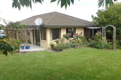 Photo of property in 6 Lantana Road, Green Bay, Auckland, 0604