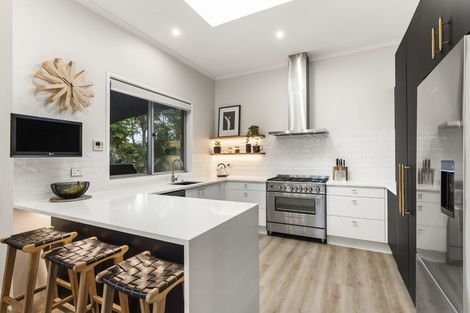 Photo of property in 41 Saltwood Street, Red Beach, 0932