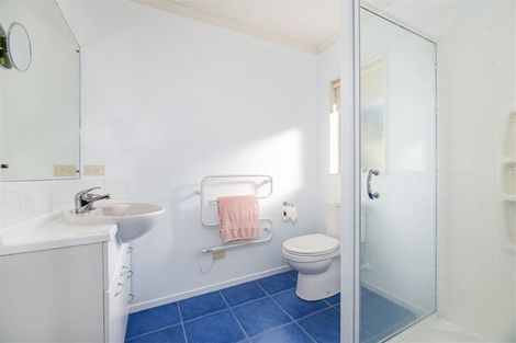 Photo of property in 47 Hewlett Road, Massey, Auckland, 0614