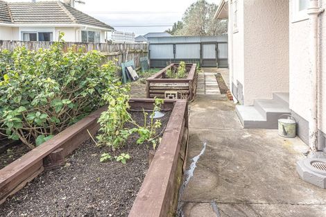 Photo of property in 87 Manuka Street, Castlecliff, Whanganui, 4501