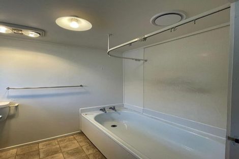 Photo of property in 42 Mcannalley Street, Manurewa East, Auckland, 2102