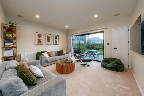 Photo of property in 5 Bull Ridge, Wanaka, 9305