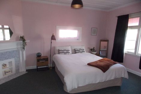 Photo of property in 27 Chelwood Street, Takaro, Palmerston North, 4412