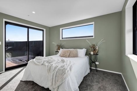 Photo of property in 6 Oliver O'leary Way, Westown, New Plymouth, 4310