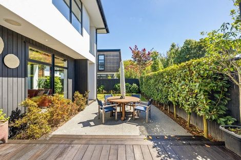 Photo of property in 64a Straven Road, Fendalton, Christchurch, 8014