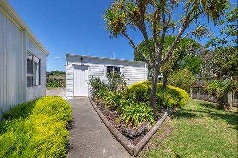 Photo of property in 38 Te Kiri Street, Himatangi Beach, Foxton, 4891