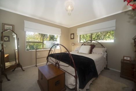 Photo of property in 8 Domain Road, Otaki, 5512