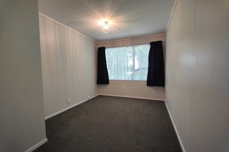 Photo of property in 5a Robert Street, Newlands, Wellington, 6037