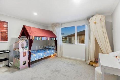 Photo of property in 11 Tawatawa Street, Long Bay, Auckland, 0630