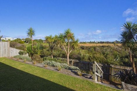 Photo of property in 9 Taranui Way, Paraparaumu Beach, Paraparaumu, 5032