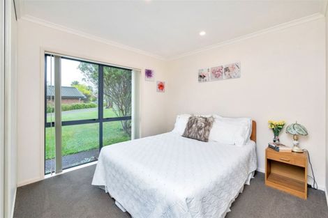 Photo of property in 19 San Pedro Place, Henderson, Auckland, 0612