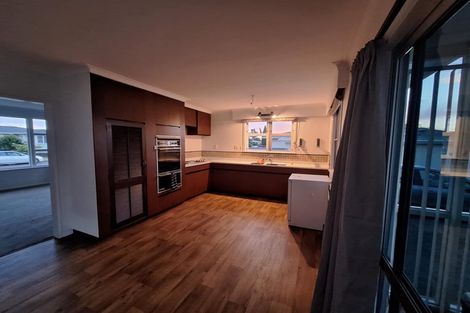 Photo of property in 10 Marsden Place, Awapuni, Palmerston North, 4412