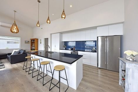 Photo of property in 3 Stoneyridge Close, Mount Pleasant, Christchurch, 8081