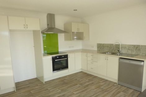 Photo of property in 90 Sunstone Crescent, Timberlea, Upper Hutt, 5018