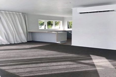 Photo of property in 1/5 Roberts Avenue, Bayswater, Auckland, 0622