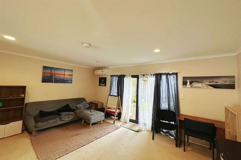 Photo of property in Tuscany Way, 17/3 Ambrico Place, New Lynn, Auckland, 0600