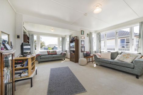 Photo of property in 28 Humber Street, Roslyn, Palmerston North, 4414