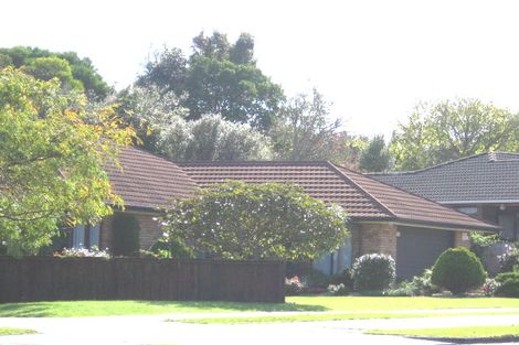 Photo of property in 2/9 Meadowland Drive, Somerville, Auckland, 2014