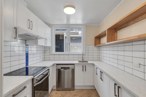 Photo of property in 2/5 Edgars Road, Westmere, Auckland, 1022