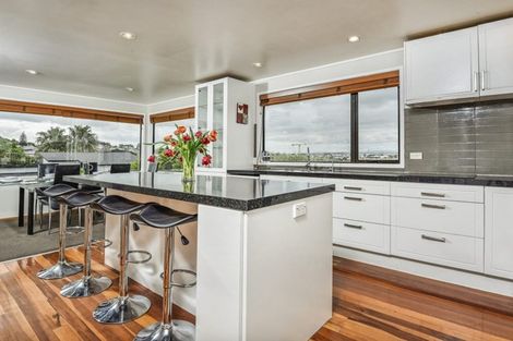 Photo of property in 34 Seacliffe Road, Hillsborough, Auckland, 1042