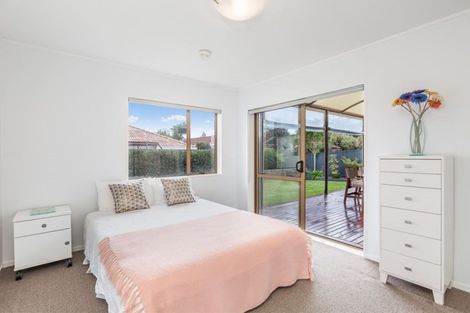Photo of property in 13 Kahala Place, West Harbour, Auckland, 0618