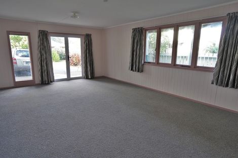 Photo of property in 30 Beach Road, Onerahi, Whangarei, 0110