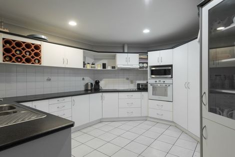 Photo of property in 302 Gravatt Road, Papamoa Beach, Papamoa, 3118