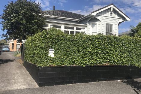 Photo of property in 40 Roberton Road, Avondale, Auckland, 1026