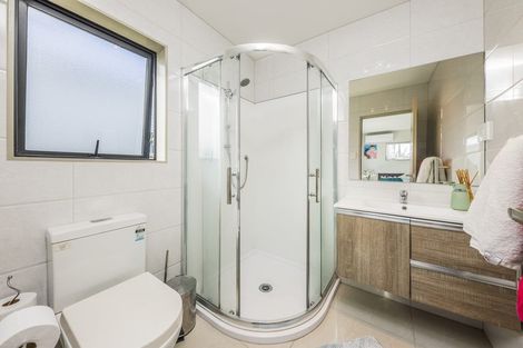 Photo of property in 95b Maplesden Drive, Clendon Park, Auckland, 2103