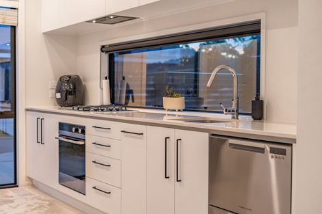 Photo of property in 5 Gloaming Lane, Wallaceville, Upper Hutt, 5018