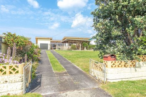 Photo of property in 93 Karaka Street, Castlecliff, Whanganui, 4501