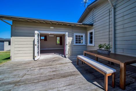 Photo of property in 2 Galt Street, Hawera, 4610