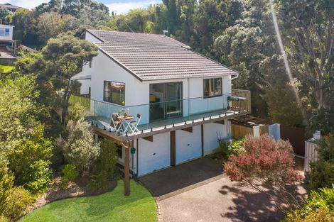 Photo of property in 7 Anchor Place, Beach Haven, Auckland, 0626
