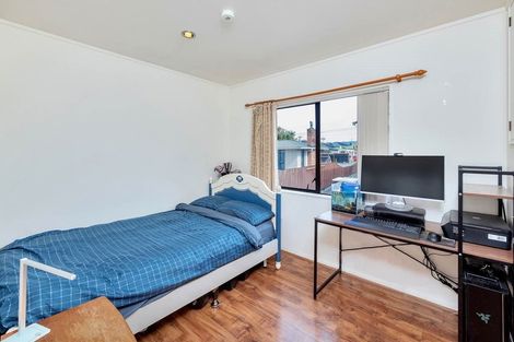 Photo of property in 76a View Road, Henderson, Auckland, 0612