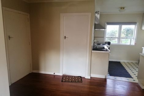 Photo of property in 1/17 Wheturangi Road, Greenlane, Auckland, 1051