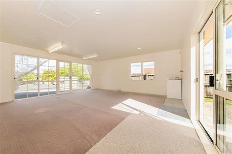 Photo of property in 1 Jacinta Grove, Swanson, Auckland, 0612
