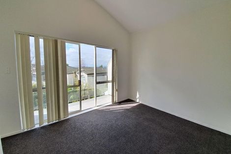 Photo of property in 2/268a Onewa Road, Birkenhead, Auckland, 0626