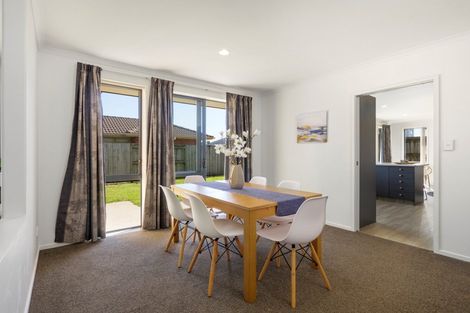 Photo of property in 49 Gibson Place, Papamoa Beach, Papamoa, 3118